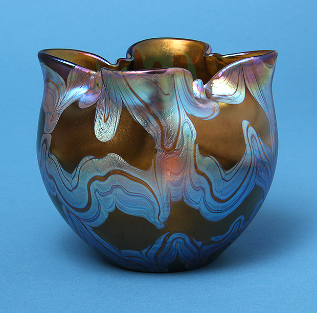 Loetz, Decorated Vase