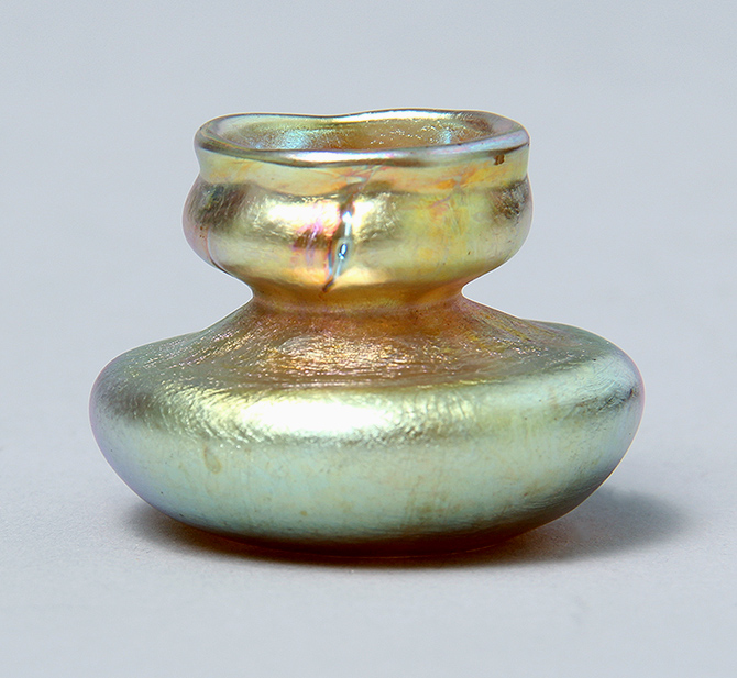 Tiffany Favrile, Miniature Vase