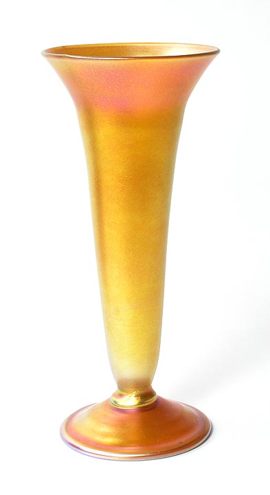 Quezal, Trumpet Vase