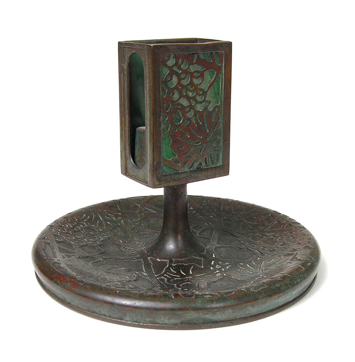 Grapevine, Ashtray/match stand