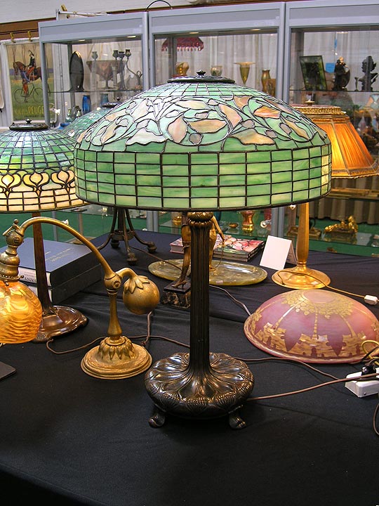 Tiffany Studios, 18" Oak Leaf & Acorn Lamp