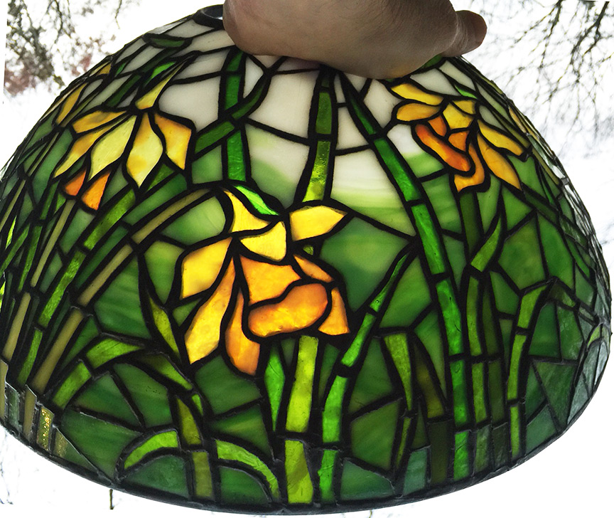 16" Daffodil Lamp