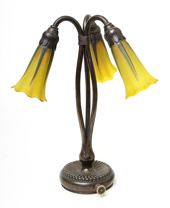 3-Light Decorated Lily Lamp
