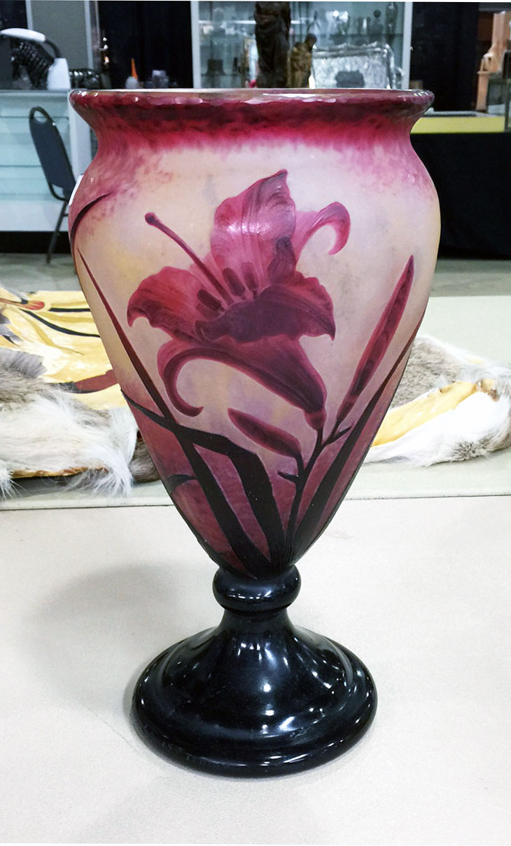 Daum Nancy, Lily Vase