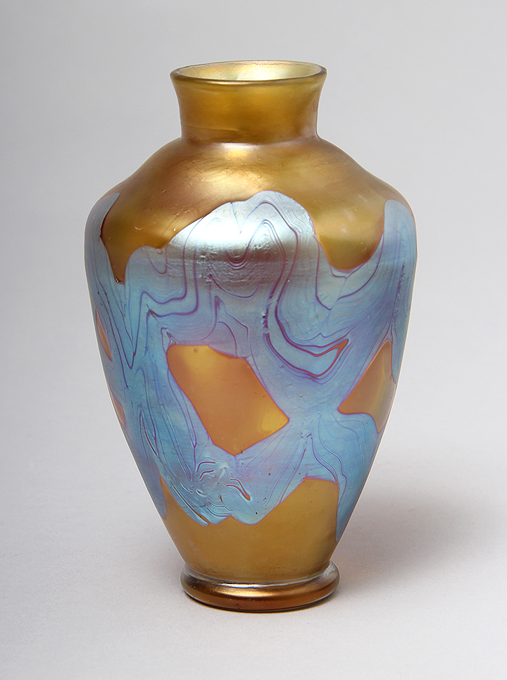 Loetz, Decorated vase