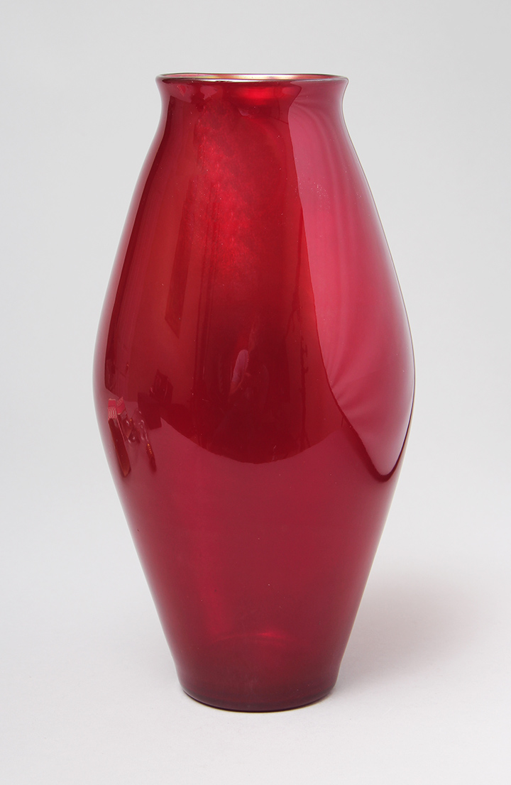 Tiffany Favrile, Red Vase