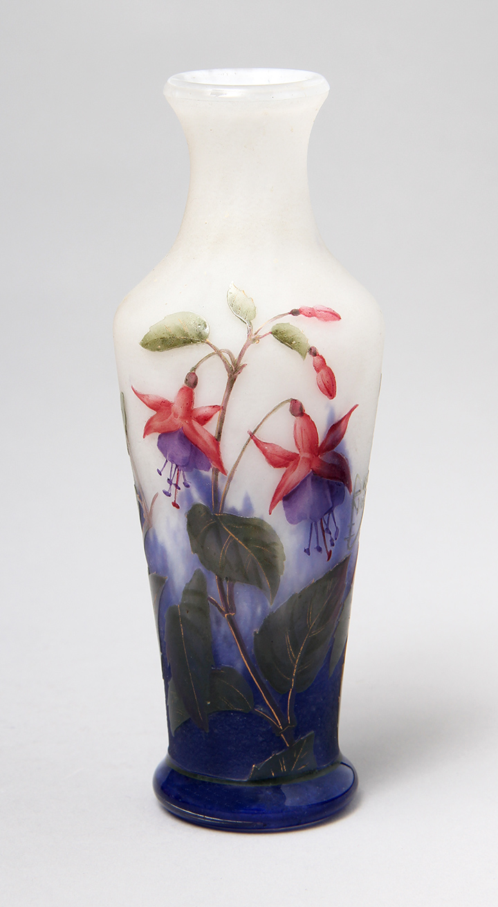 Daum Nancy, Fuchsia Vase