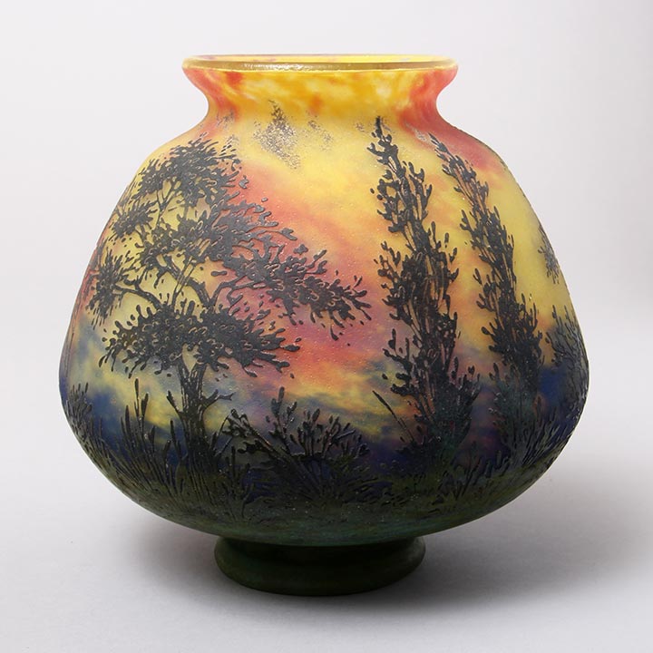 Daum Nancy, Scenic Vase