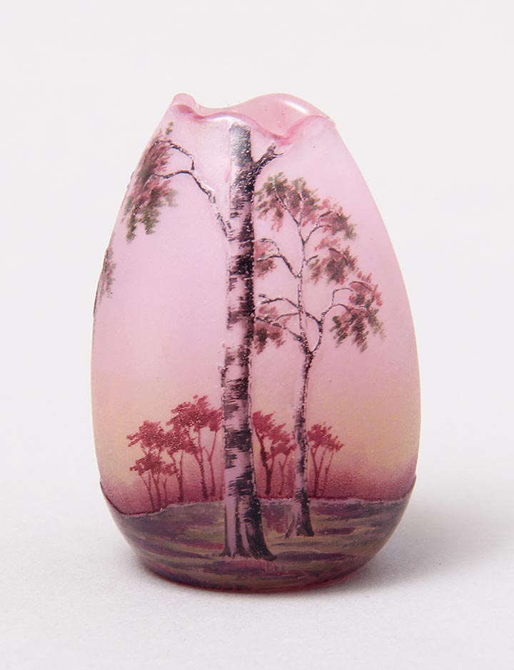 Daum Nancy, Birch Tree Miniature Broken Egg