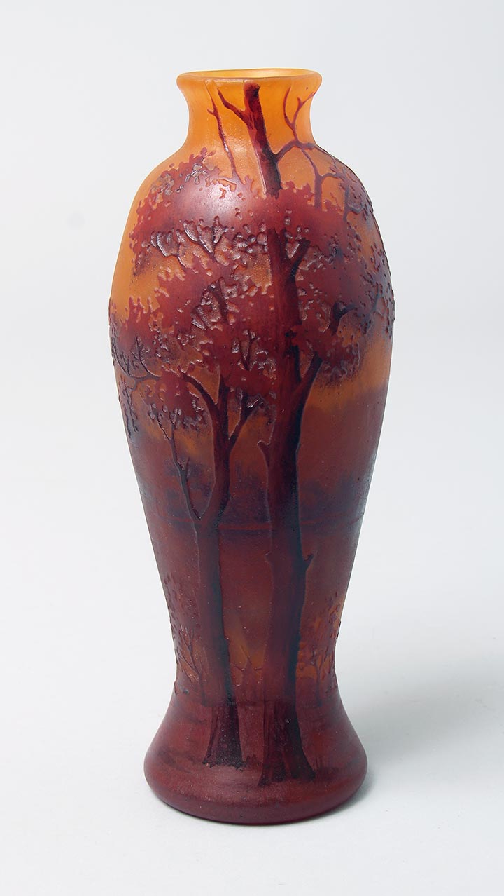 Daum Nancy, Red Scenic Vase