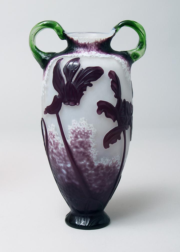 Daum Nancy, Cyclamen Vase