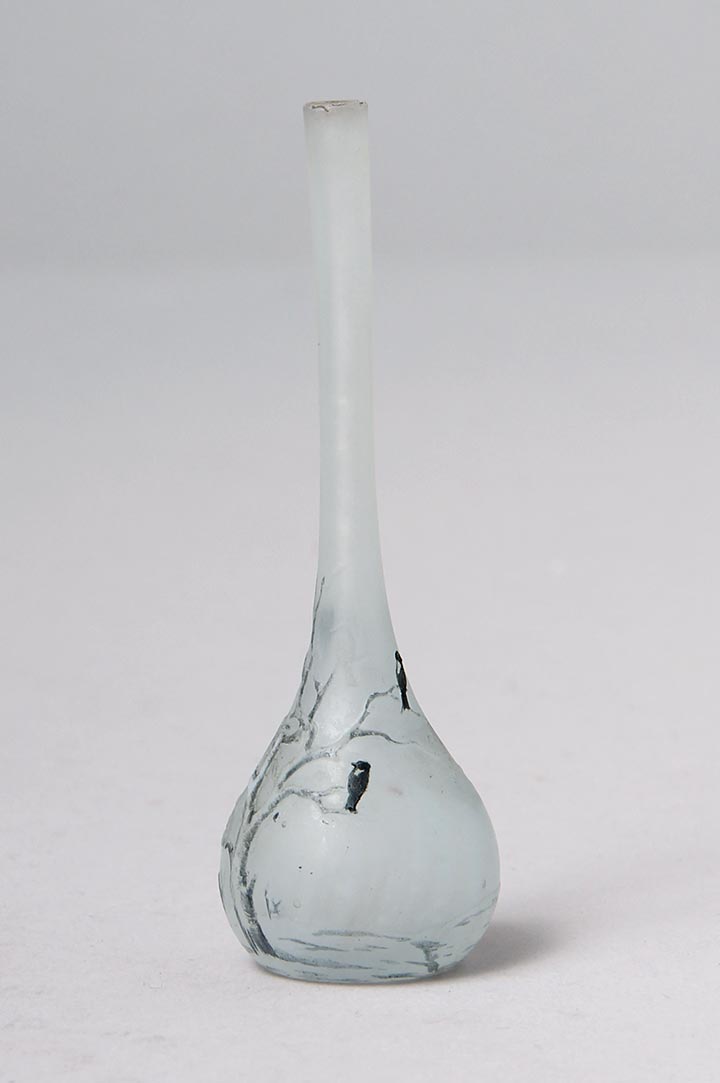 Daum Nancy, Miniature Blackbird Vase
