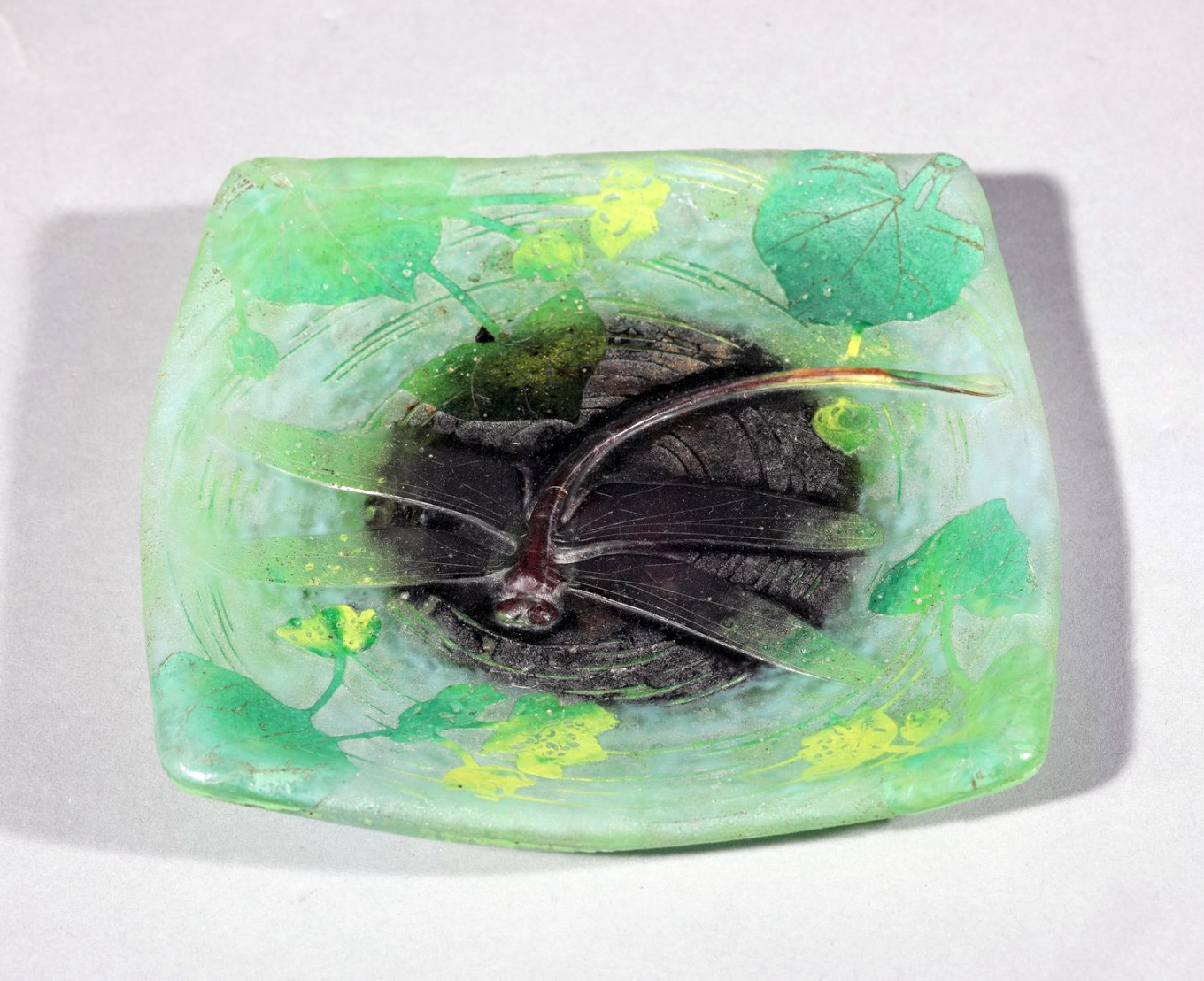 Daum Nancy, Dragonfly tray