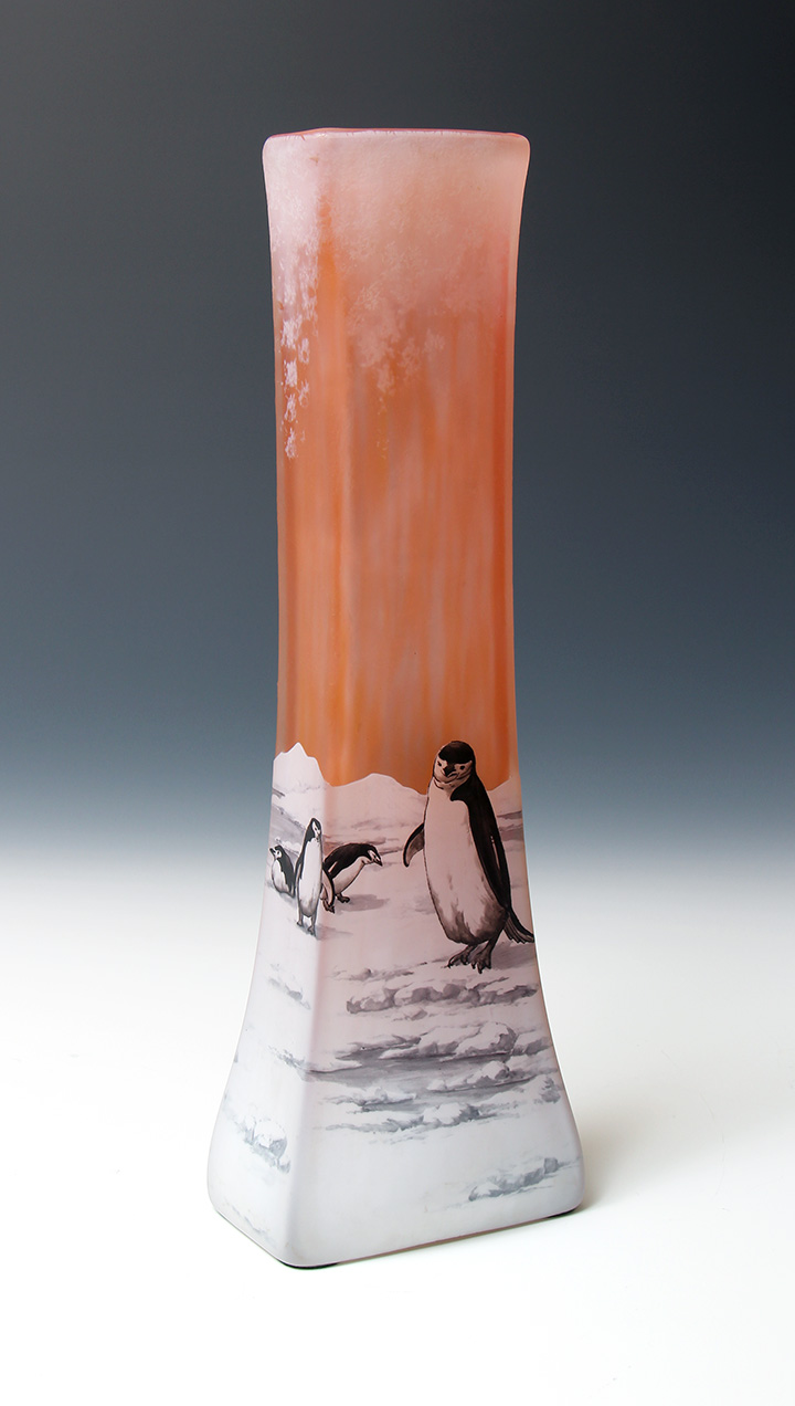 Daum Nancy, Penguin Vase