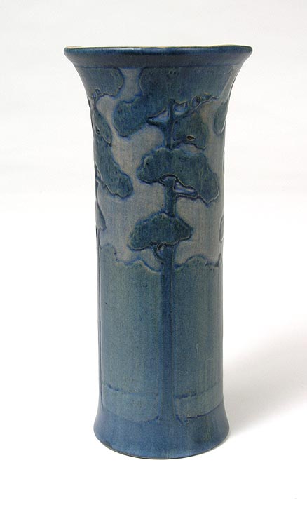 Newcomb, Vase