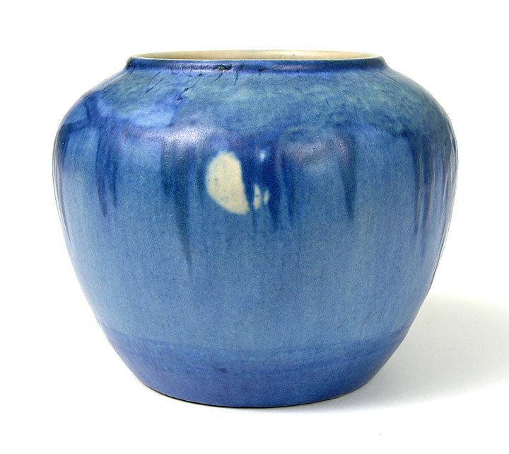 Newcomb, Vase