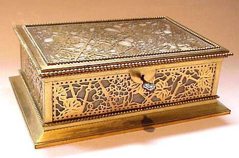 Grapevine, Jewelry box