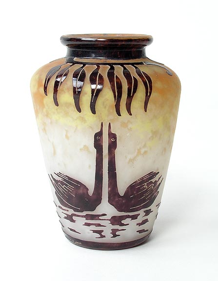 Le Verre Français, Cygnes Vase