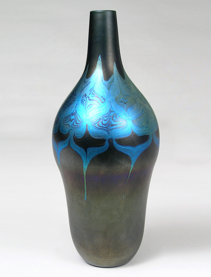 Tiffany Favrile, Black decorated vase